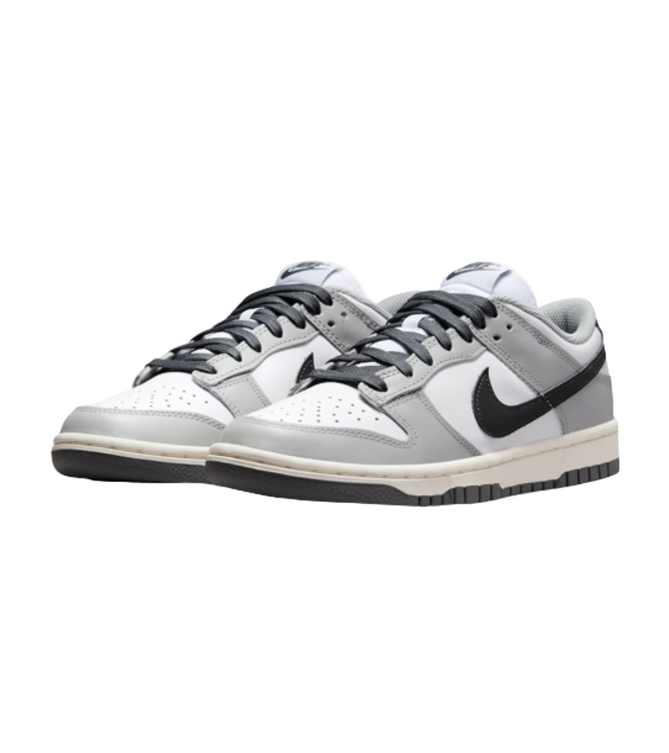 Nike Dunk Low ‘Light Smoke Grey’ (W)