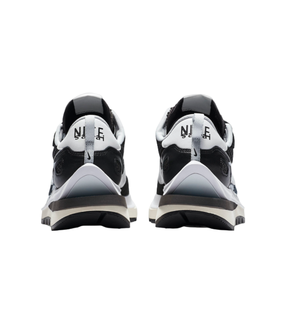 Nike Vaporwaffle x Sacai Black White