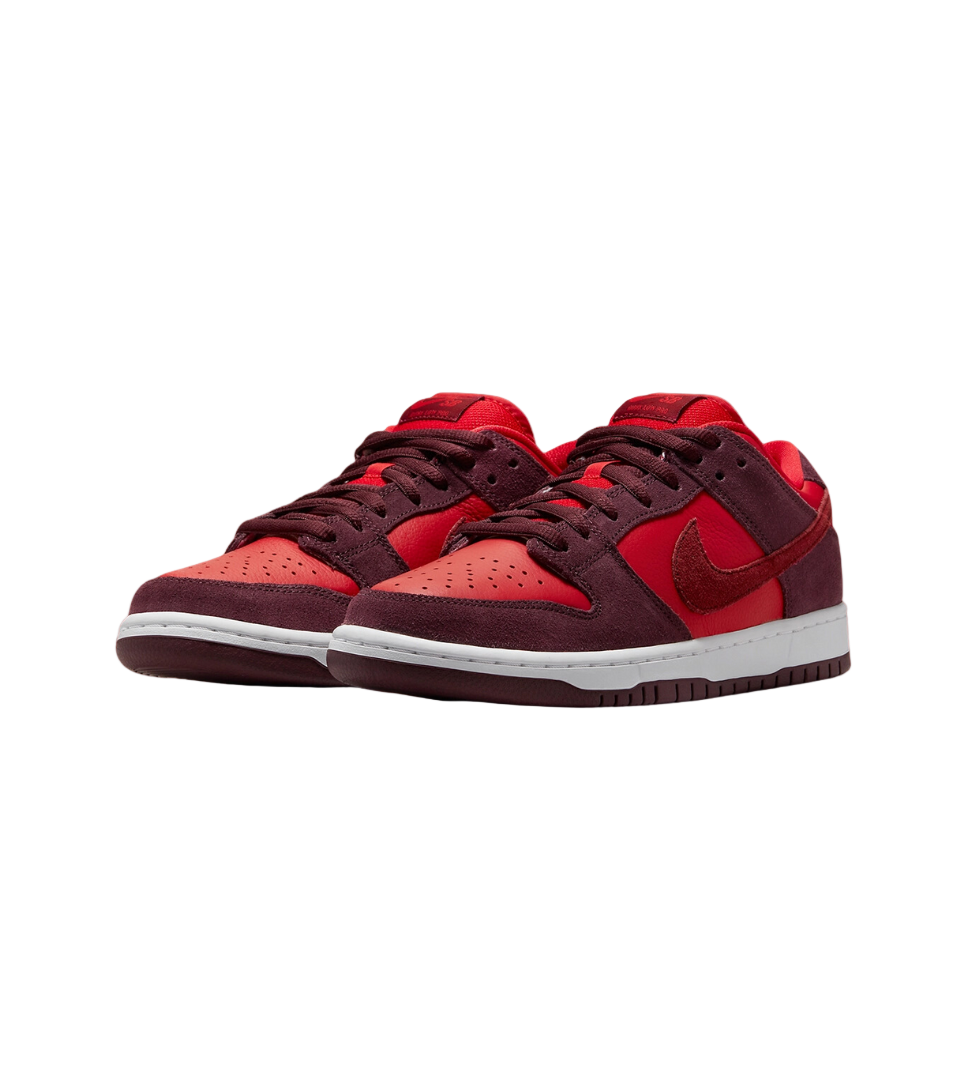 Nike SB Dunk Low ‘Cherry’