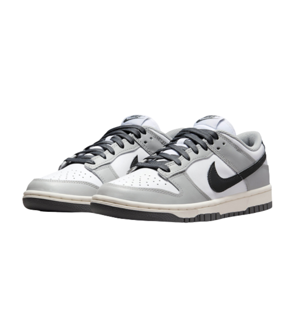 Nike Dunk Low ‘Light Smoke Grey’ (W)