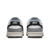Nike Dunk Low ‘Light Smoke Grey’ (W)