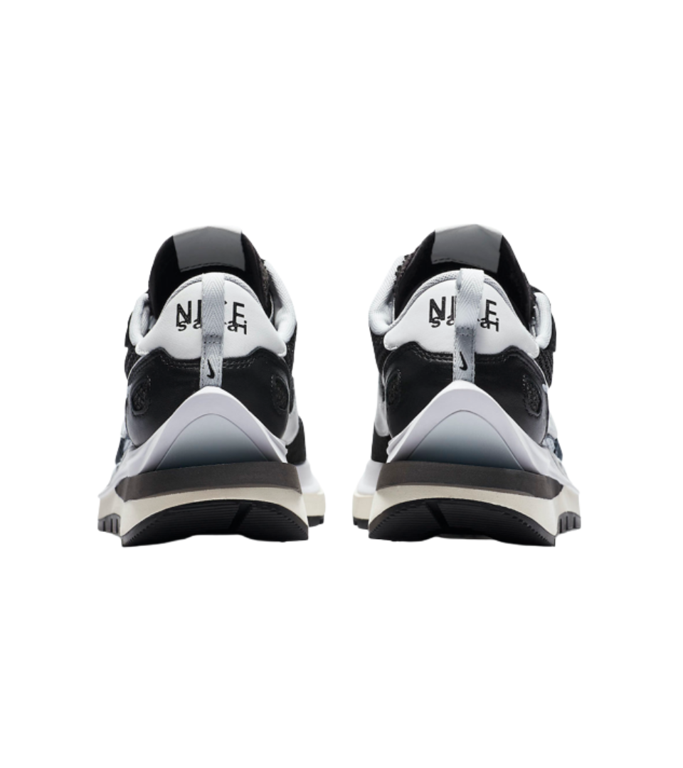 Nike Vaporwaffle x Sacai Black White
