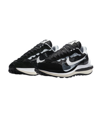 Nike Vaporwaffle x Sacai Black White