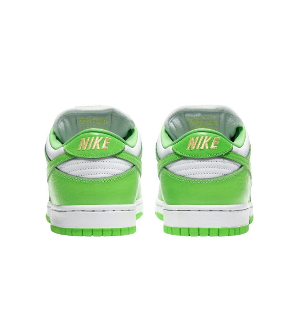 Nike SB Dunk Low x Supreme Stars Mean Green (2021)